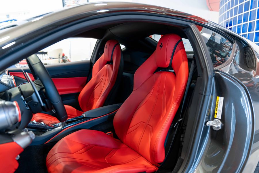 Ferrari 812 Superfast LHD