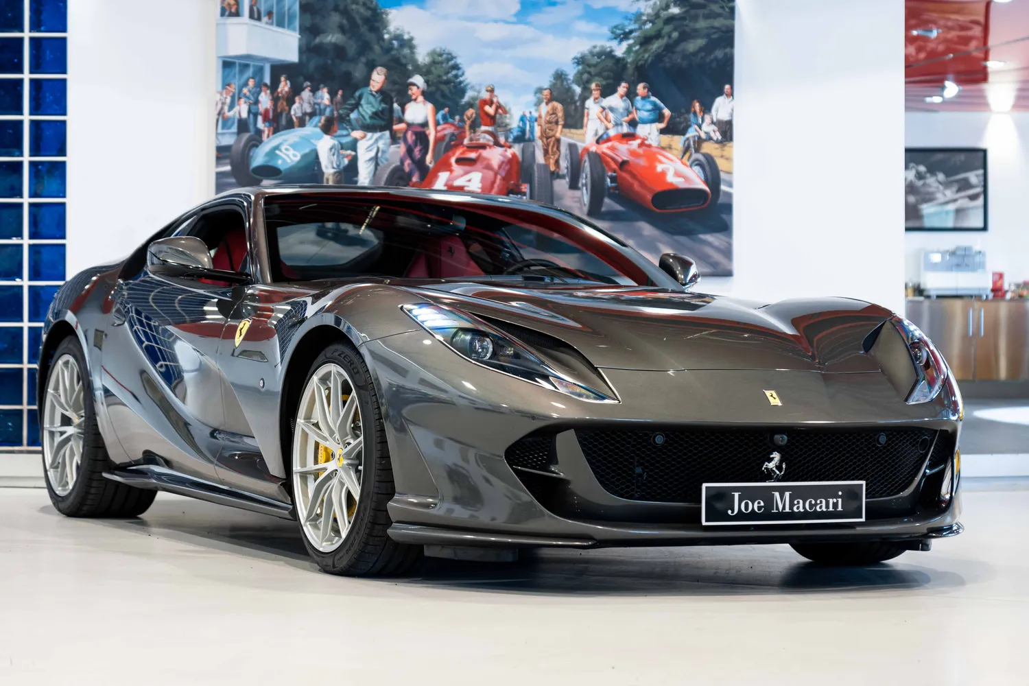 Ferrari 812 Superfast LHD