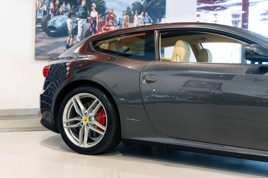 Ferrari FF