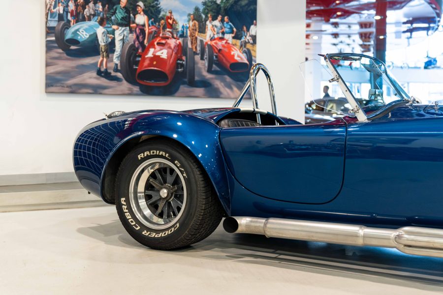 Shelby Cobra CSX4000 Series