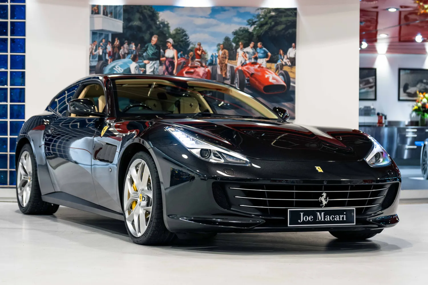 Ferrari GTC4 Lusso T