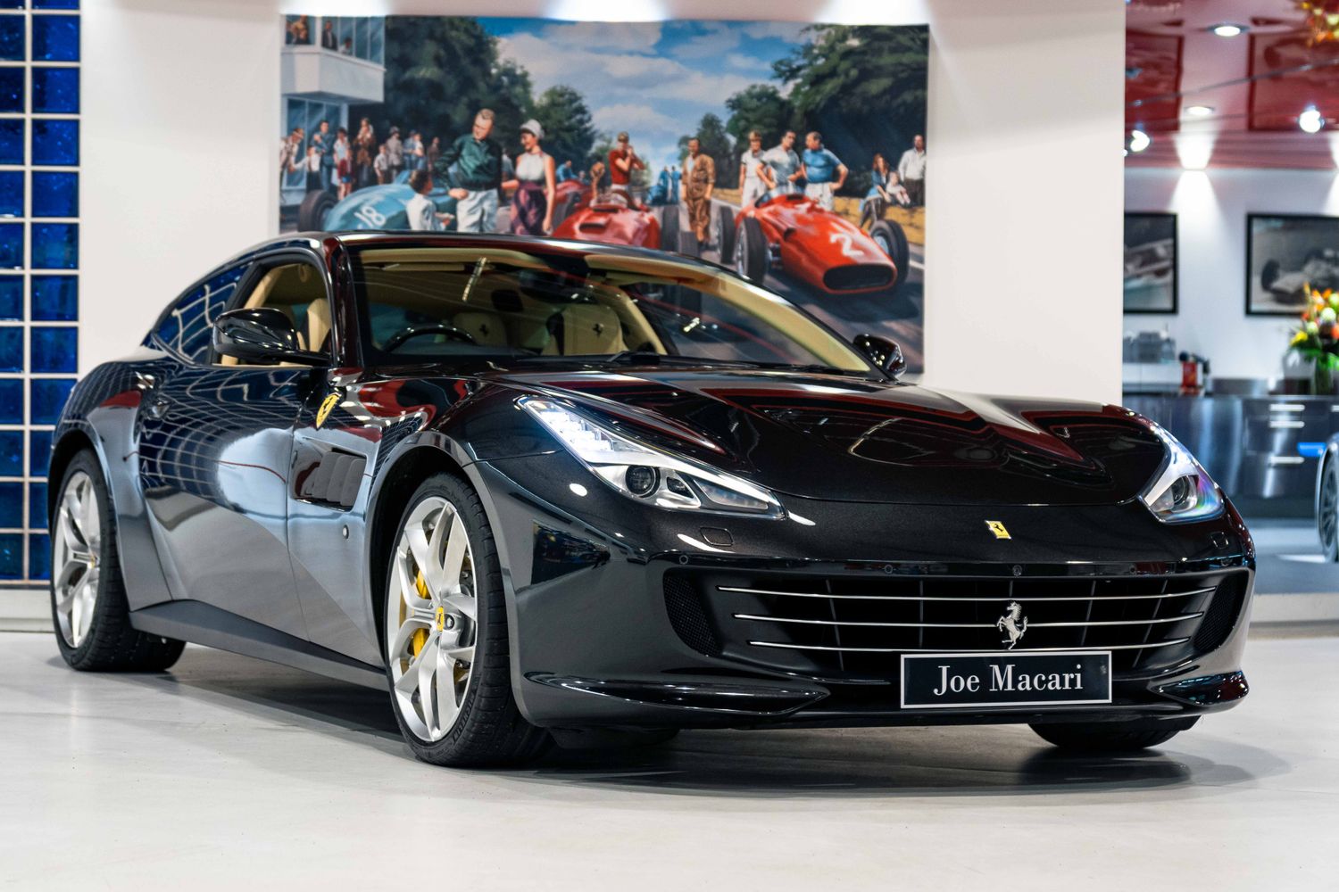 Ferrari GTC4 Lusso T