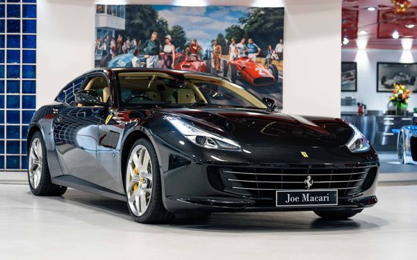 Ferrari GTC4 Lusso T