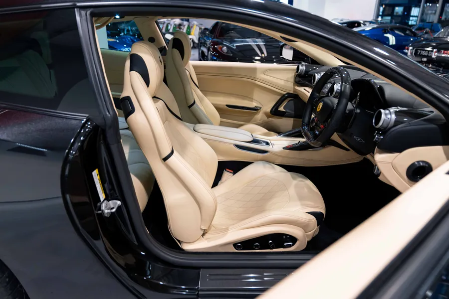 Ferrari GTC4 Lusso T