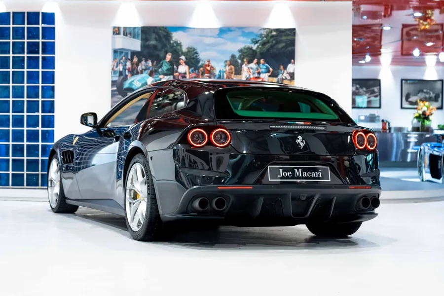 Ferrari GTC4 Lusso T