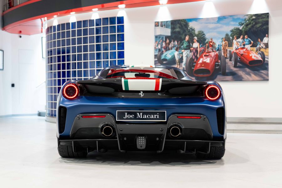Ferrari 488 Pista Piloti