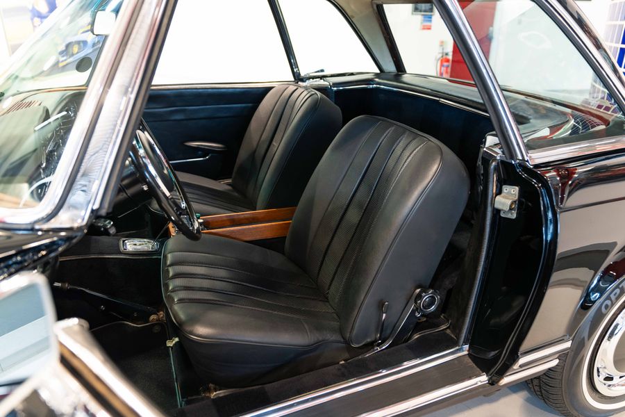 Mercedes-Benz 280 SL
