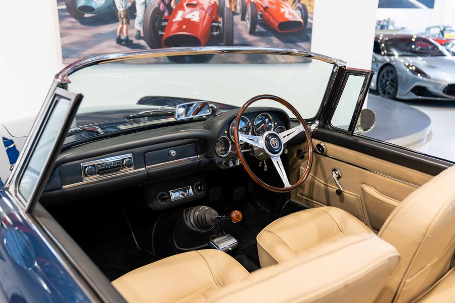 Alfa Romeo 2600 Spider RHD