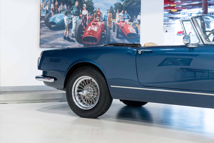 Alfa Romeo 2600 Spider RHD