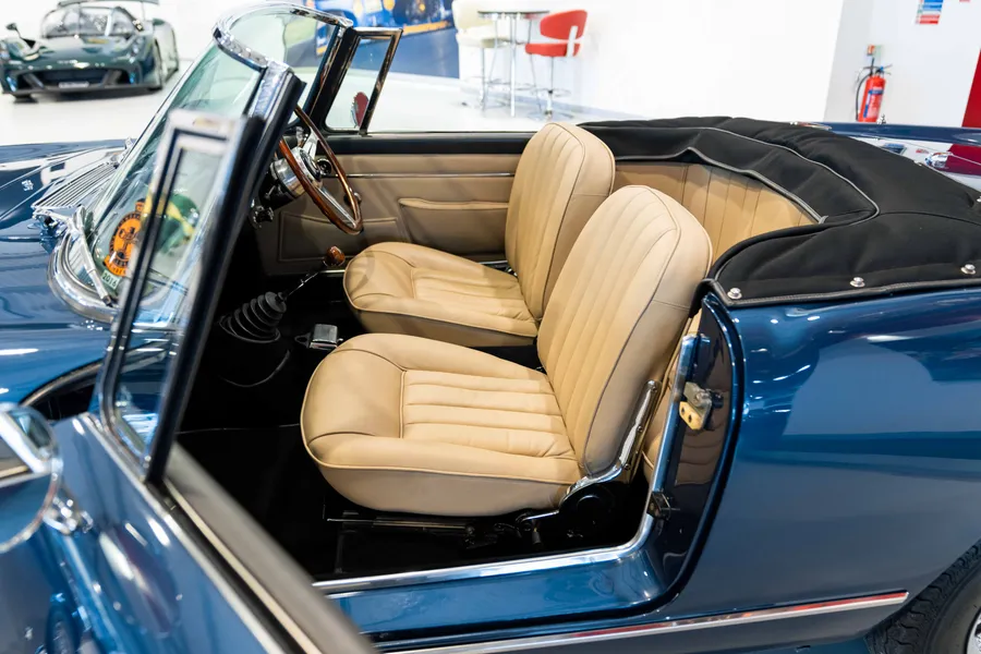 Alfa Romeo 2600 Spider RHD