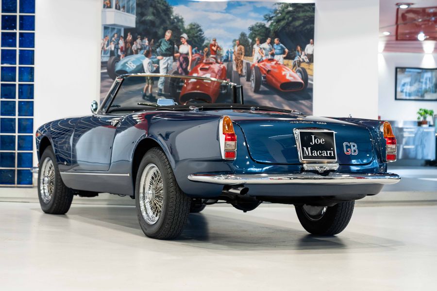Alfa Romeo 2600 Spider RHD