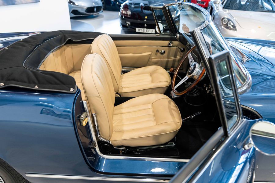 Alfa Romeo 2600 Spider RHD