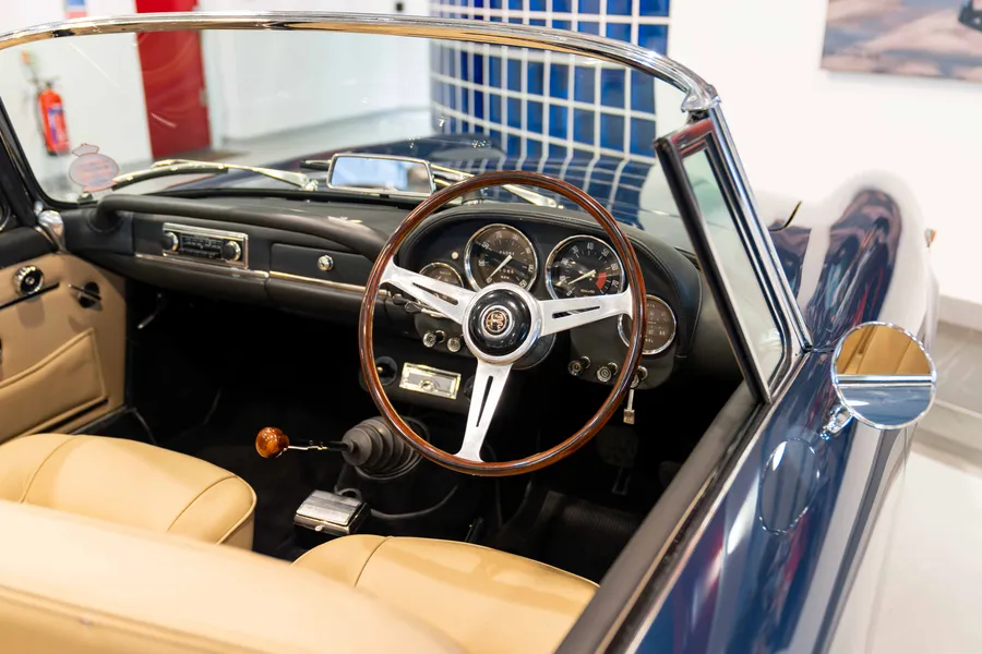 Alfa Romeo 2600 Spider RHD