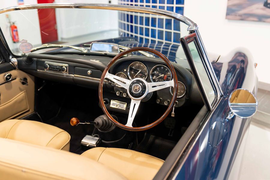 Alfa Romeo 2600 Spider RHD