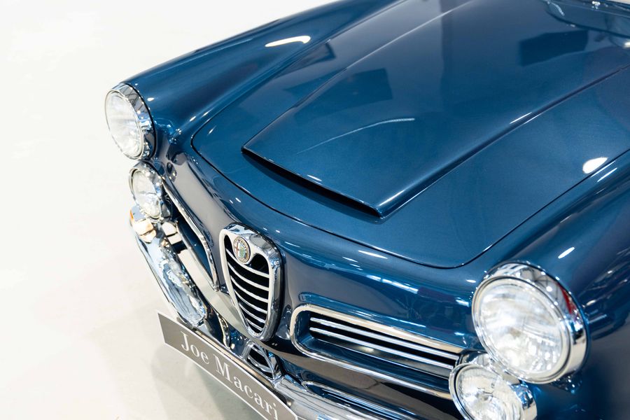 Alfa Romeo 2600 Spider RHD
