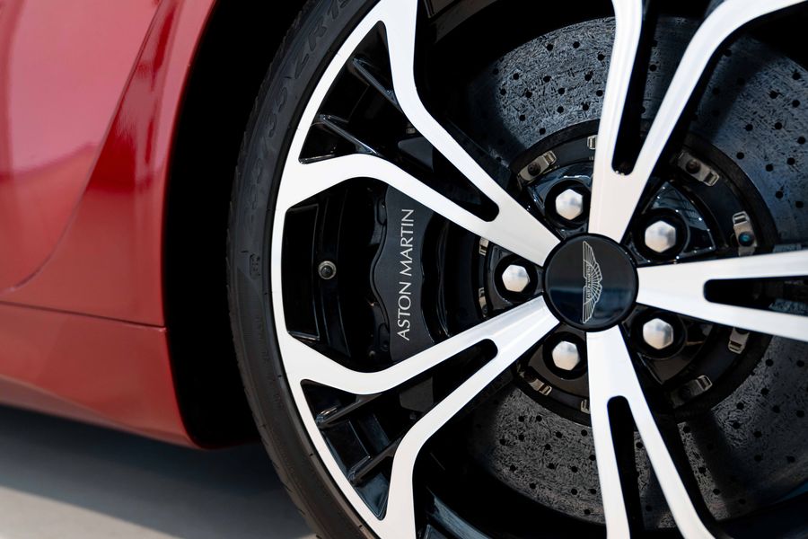Aston Martin V12 Vantage Zagato RHD