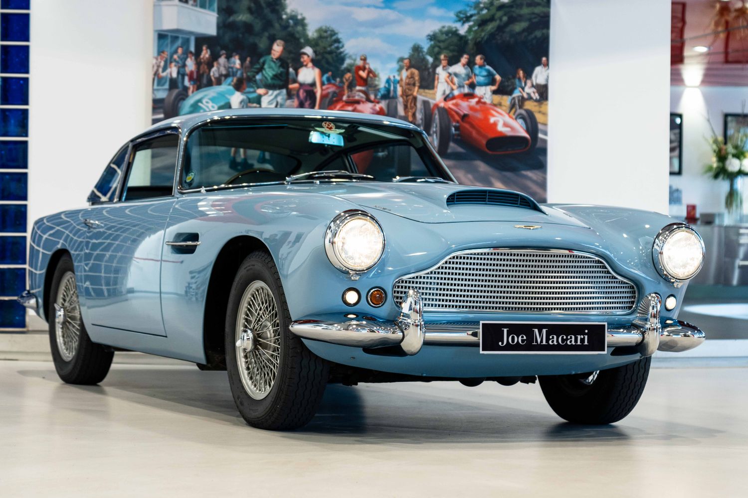 Aston Martin DB4