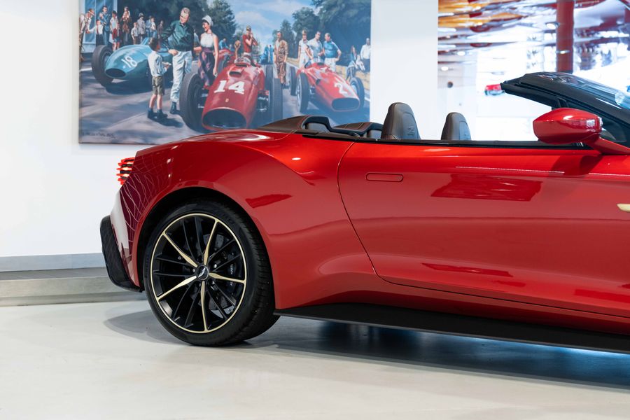 Aston Martin Vanquish Zagato Volante