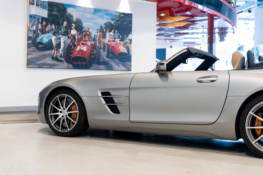 Mercedes-Benz SLS Roadster