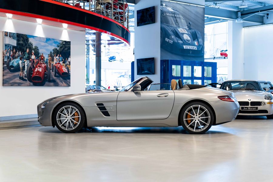 Mercedes-Benz SLS Roadster