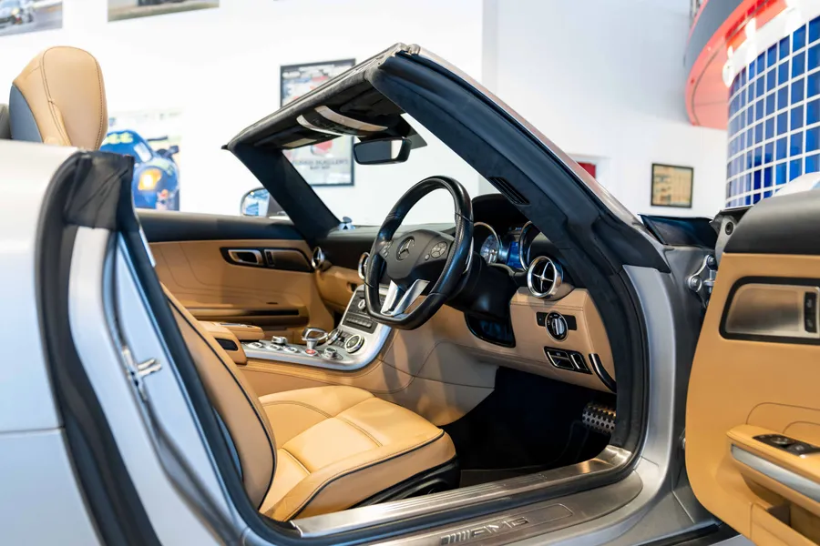 Mercedes-Benz SLS Roadster