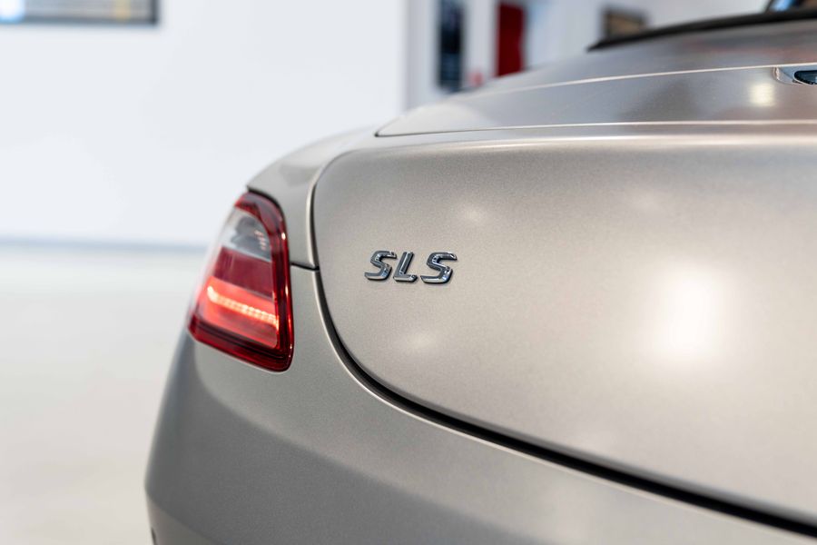Mercedes-Benz SLS Roadster