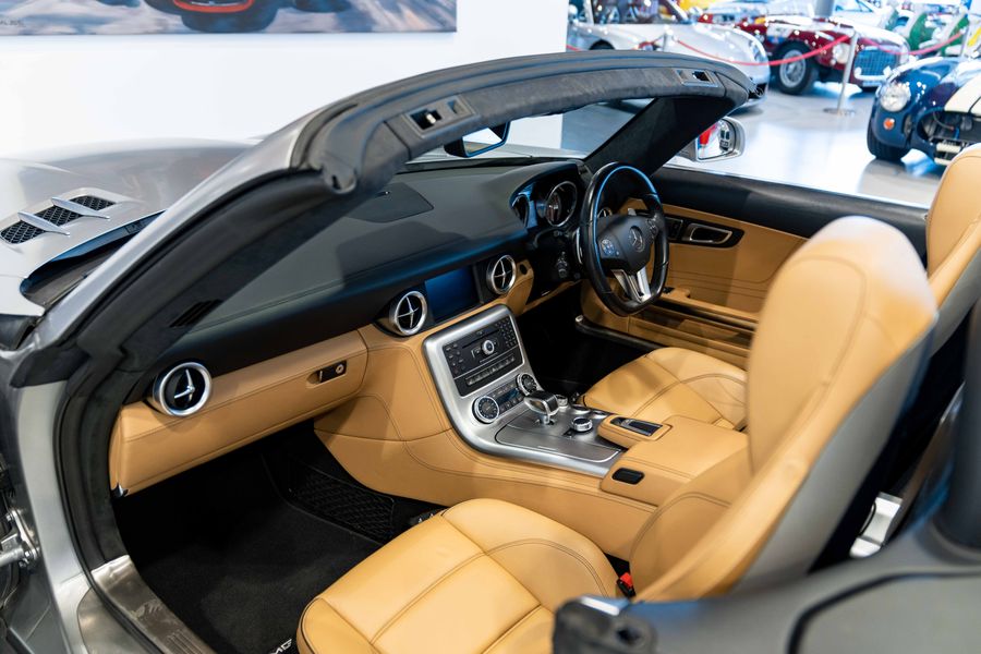 Mercedes-Benz SLS Roadster