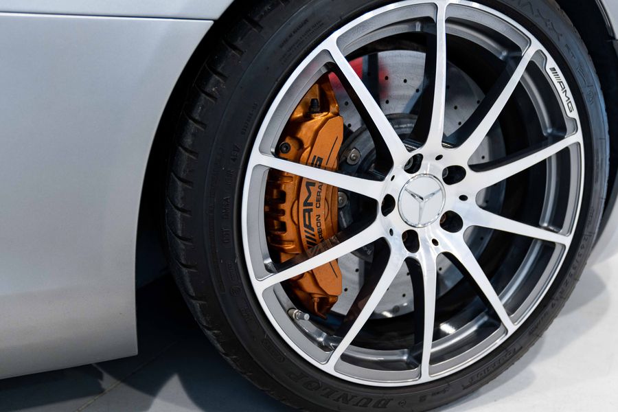 Mercedes-Benz SLS Roadster