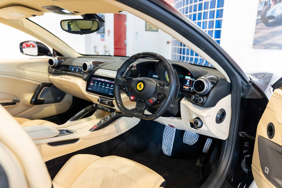 Ferrari GTC4 Lusso T