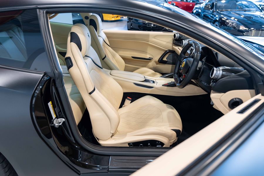 Ferrari GTC4 Lusso T