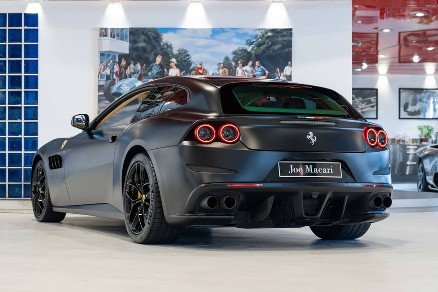 Ferrari GTC4 Lusso T
