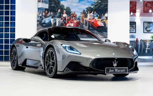 Maserati MC20