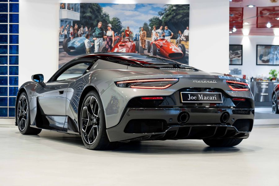Maserati MC20