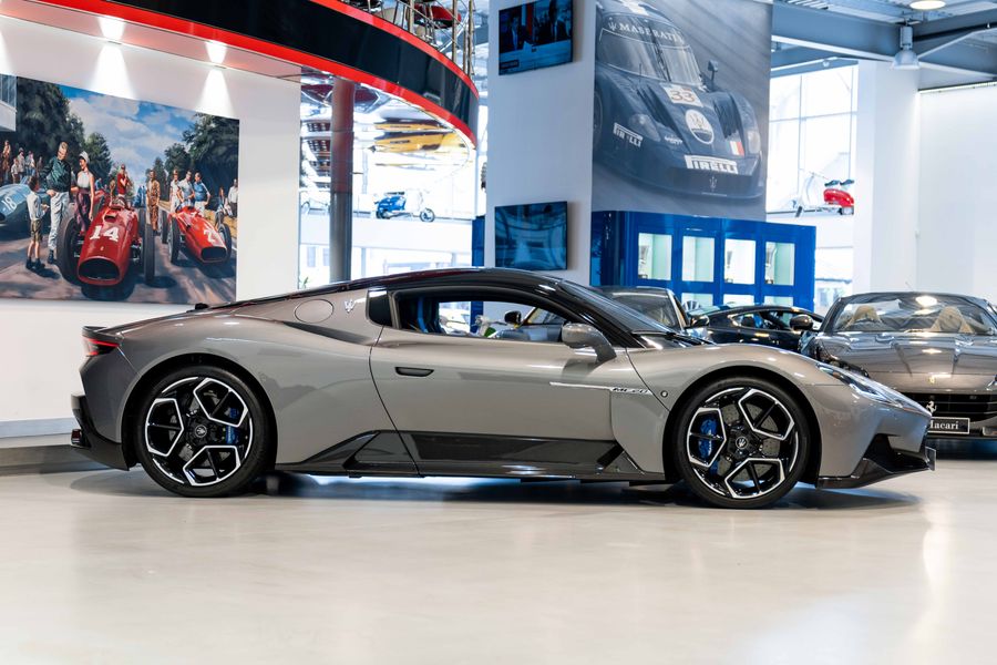 Maserati MC20