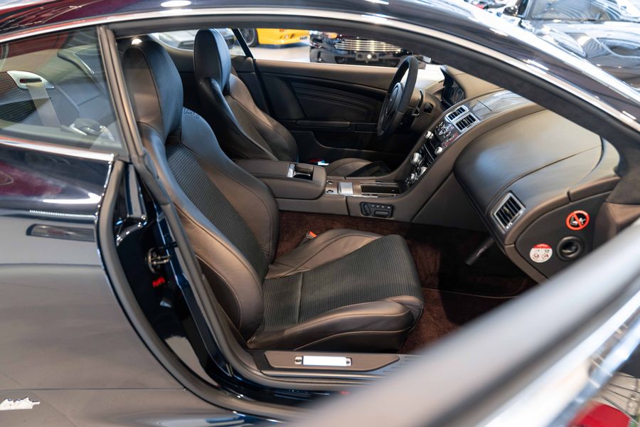 Aston Martin DBS Coupe UB2010