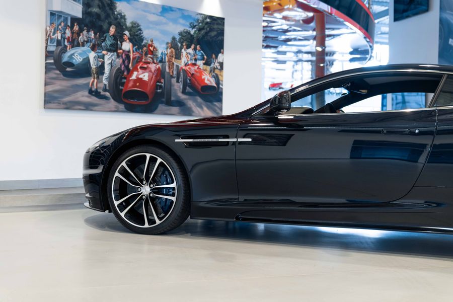 Aston Martin DBS Coupe UB2010