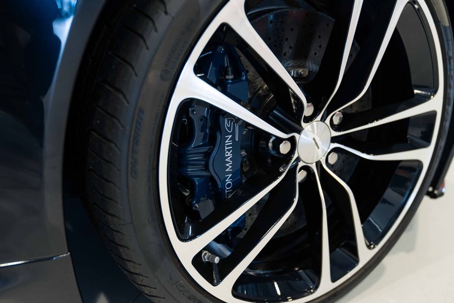 Aston Martin DBS Coupe UB2010