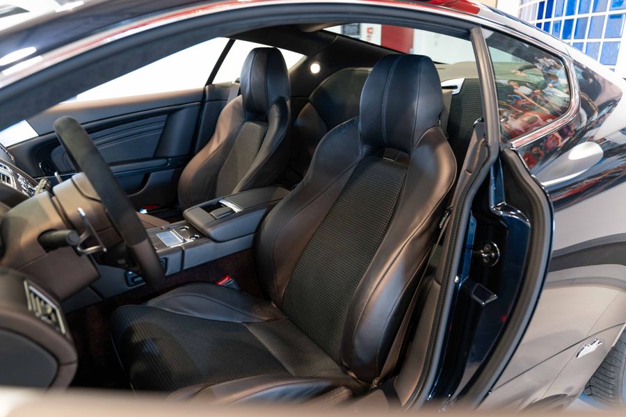Aston Martin DBS Coupe UB2010
