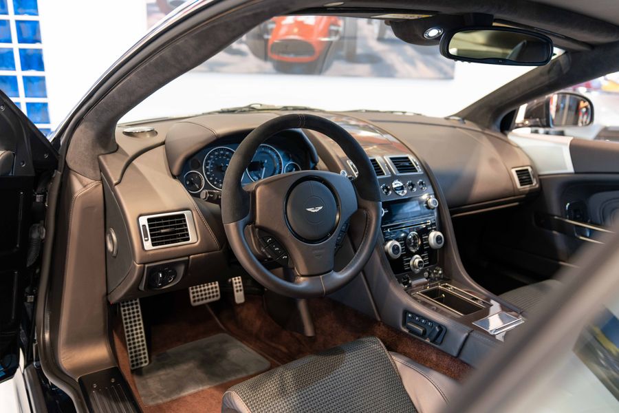 Aston Martin DBS Coupe UB2010