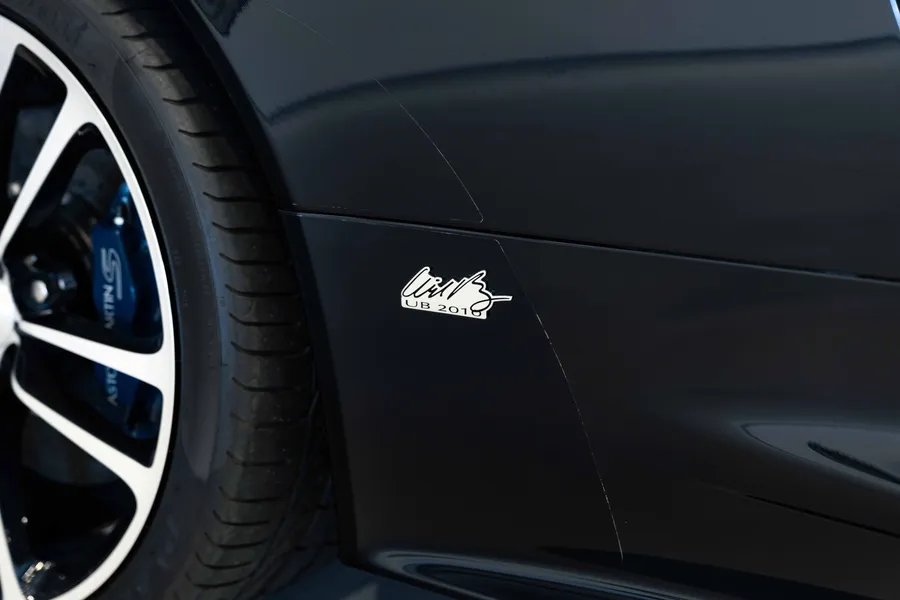 Aston Martin DBS Volante UB2010