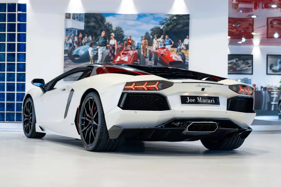 Lamborghini Aventador Pirelli Edition