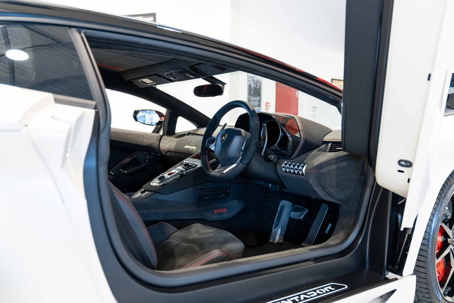 Lamborghini Aventador Pirelli Edition