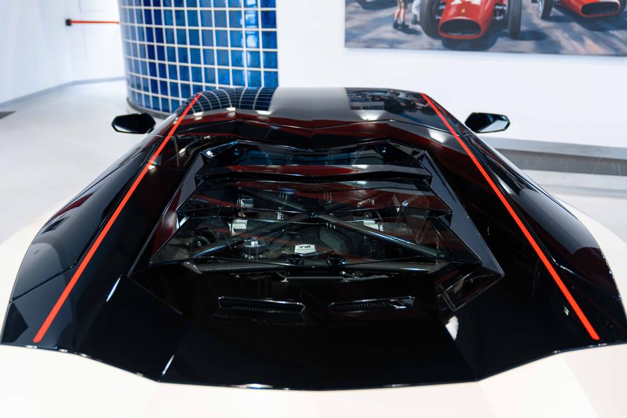 Lamborghini Aventador Pirelli Edition