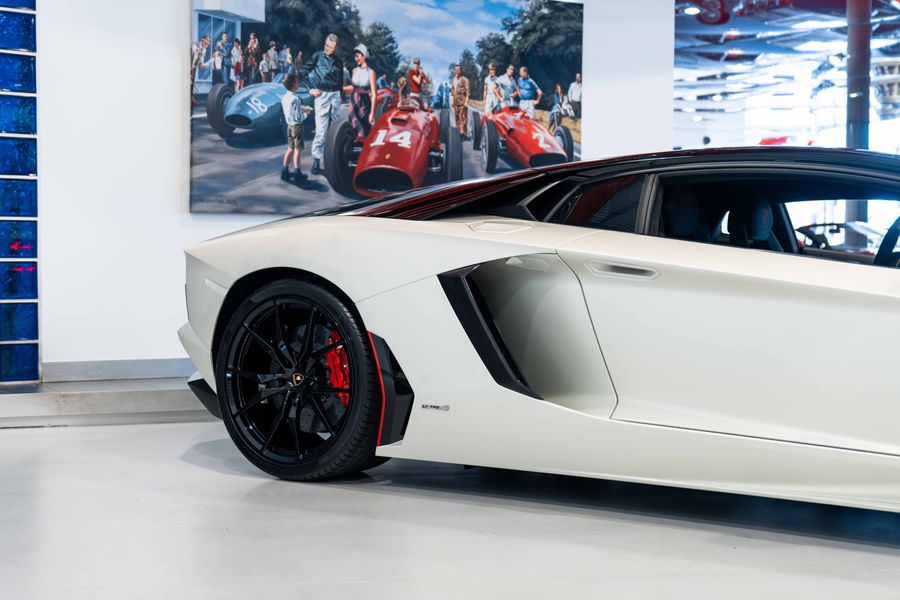 Lamborghini Aventador Pirelli Edition