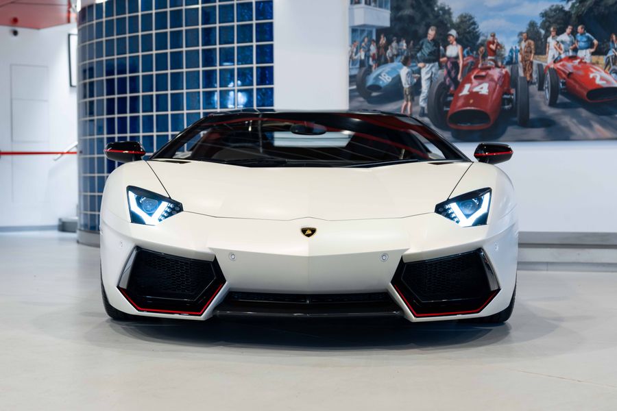 Lamborghini Aventador Pirelli Edition