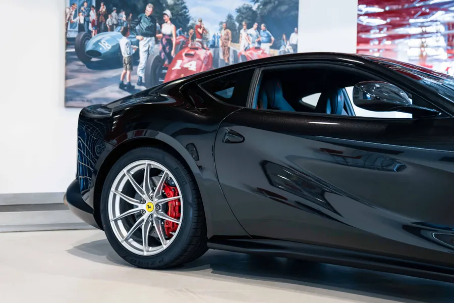 Ferrari 812 Superfast LHD