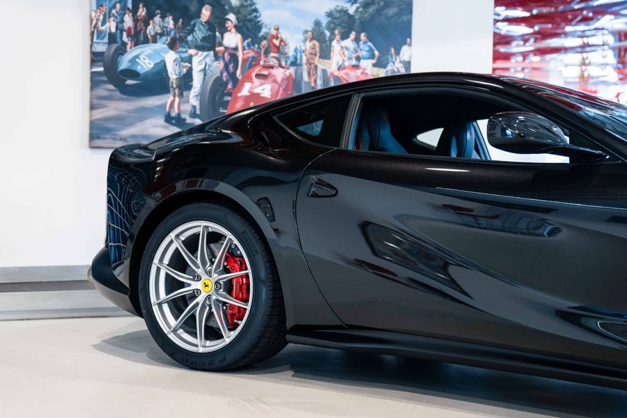 Ferrari 812 Superfast LHD