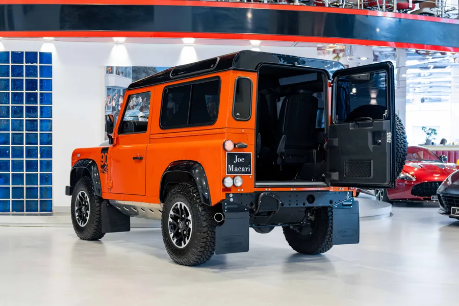 Land Rover Defender 90 Adventure