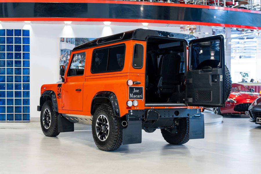 Land Rover Defender 90 Adventure