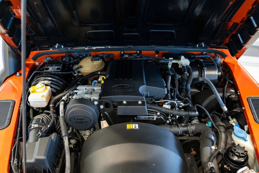 Land Rover Defender 90 Adventure